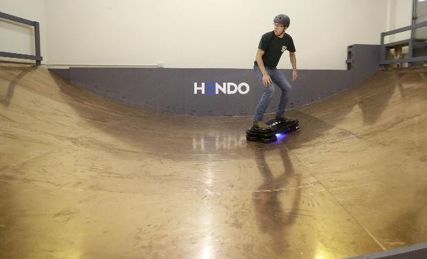 Dünyanın ilk uçan kaykayı Hoverboard